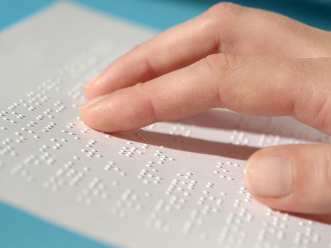 30068671_Reading-Braille-Hand
